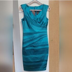 Elegant Teal Sleeveless Dress